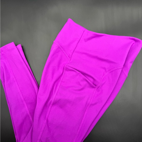 Beyond Yoga Vibrant Pink Leggings, Size Medium - Picture 5 of 9